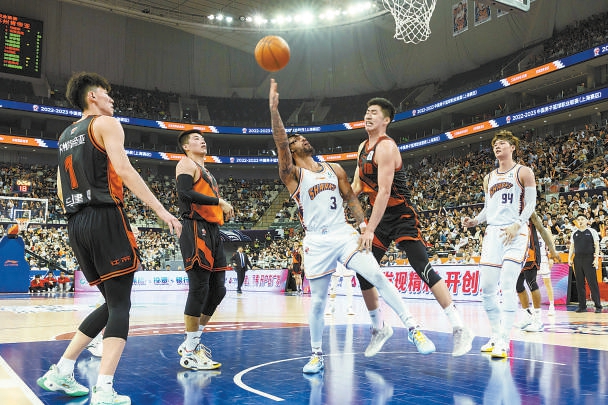 到更衣室氛 到更衣室氛