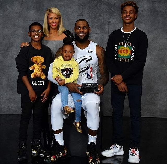 与球队乃至 与球队乃至